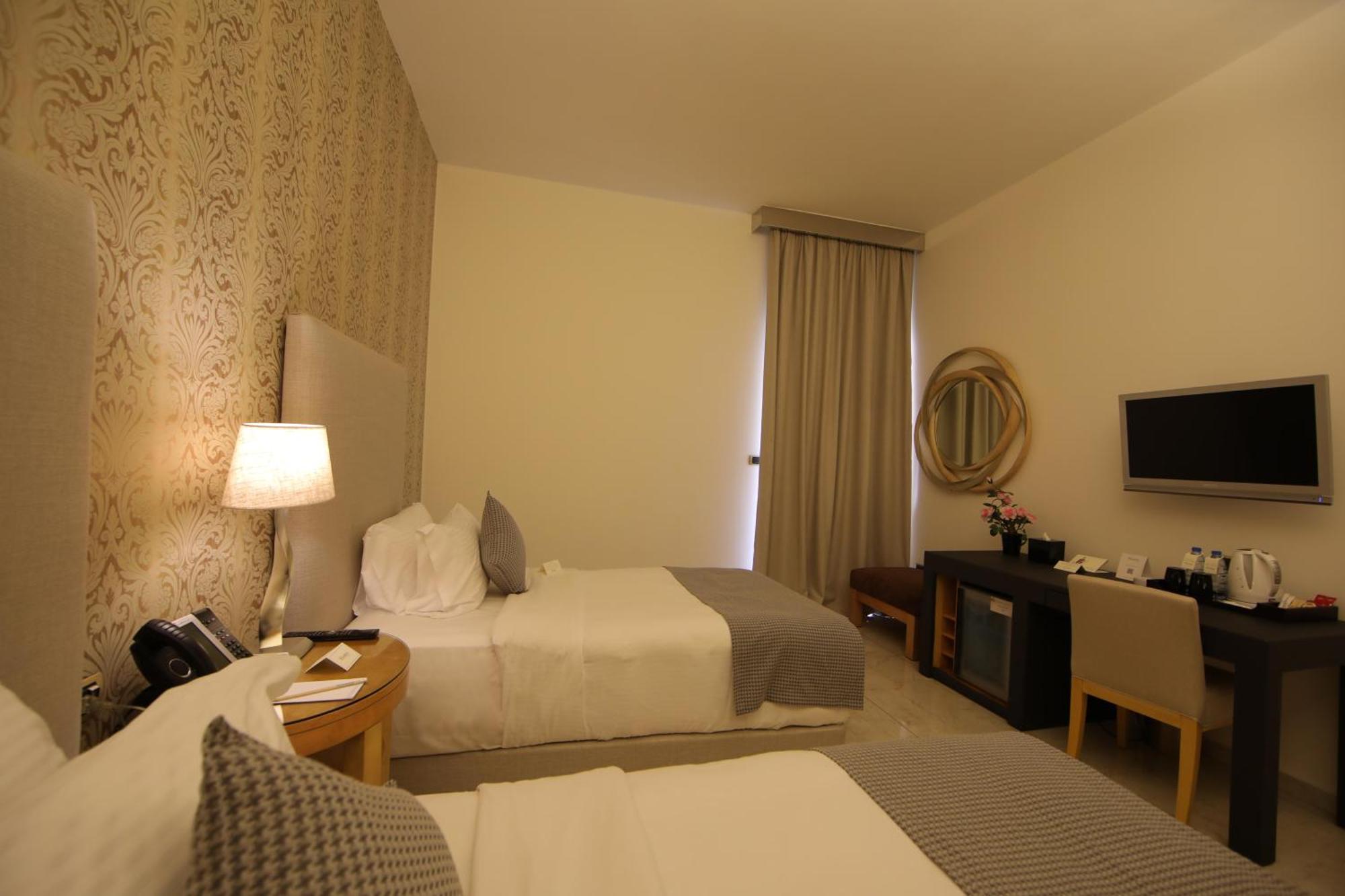 Hotel Riviera And Lounge,