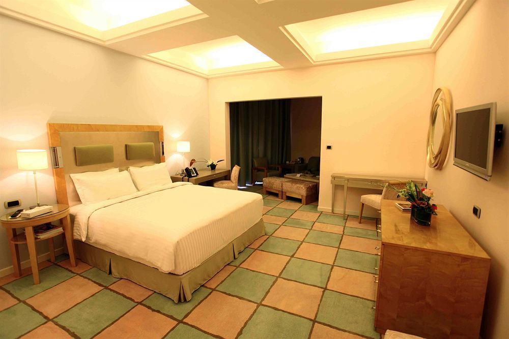Riviera And Lounge,