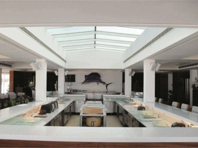 Riviera And Lounge,