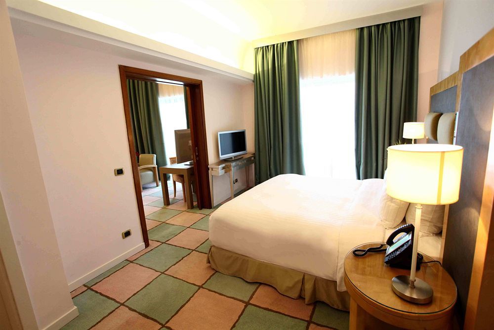 Riviera And Lounge, Hotel Beirut