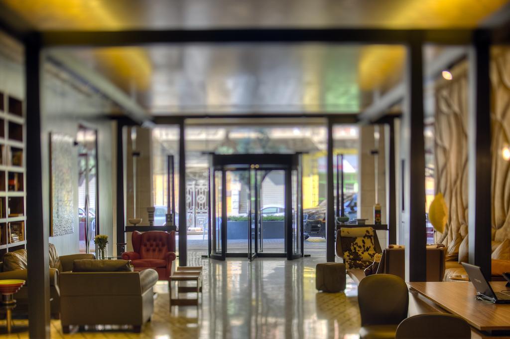 Hotel Riviera And Lounge,